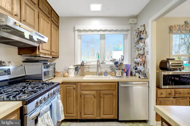 $775,000 | 5502 Atlee Place, Springfield, VA 22151