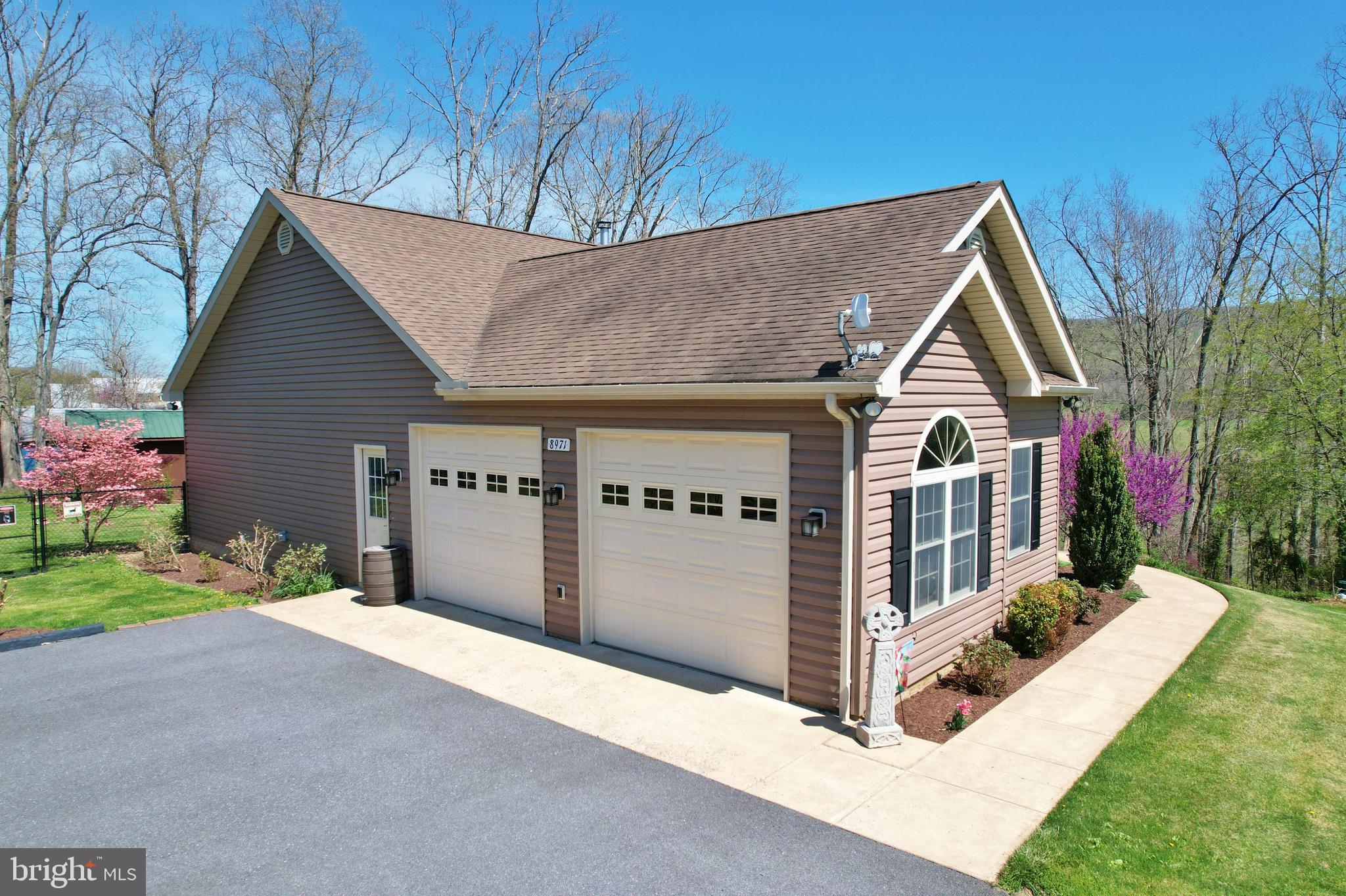 8971 Fort Valley Road Fort Valley, VA 22652 - Photo 3 of 60 2 car attached Garage