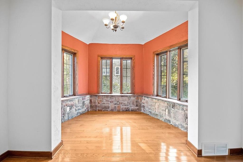 26 Tidball Road Pittsburgh, PA 15205 - Photo 6 of 20 Gallery Image 6
