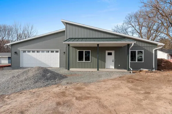 $450,000 | 621 East Pearl Street, Seymour, WI 54165