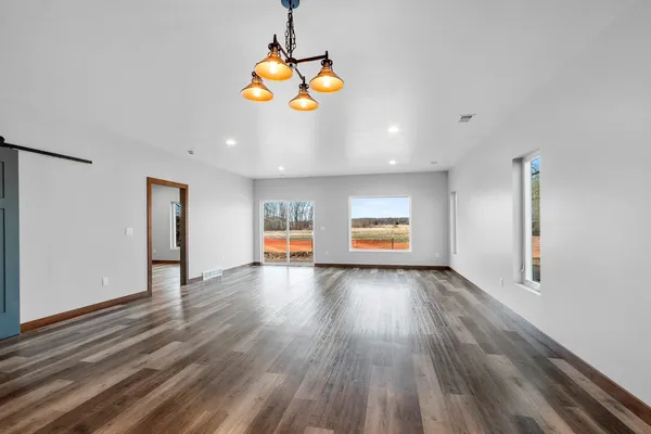 $450,000 | 621 East Pearl Street, Seymour, WI 54165
