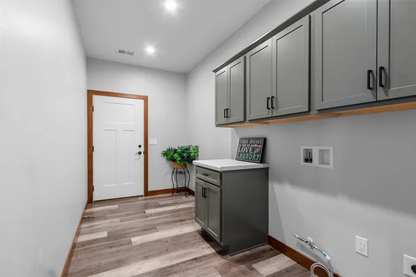 $450,000 | 621 East Pearl Street, Seymour, WI 54165