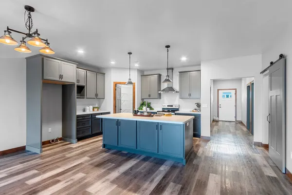 $450,000 | 621 East Pearl Street, Seymour, WI 54165