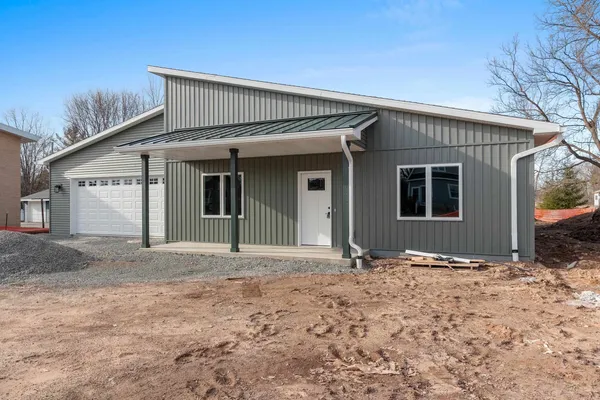 $450,000 | 621 East Pearl Street, Seymour, WI 54165