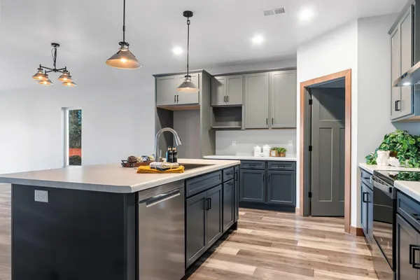 $450,000 | 621 East Pearl Street, Seymour, WI 54165