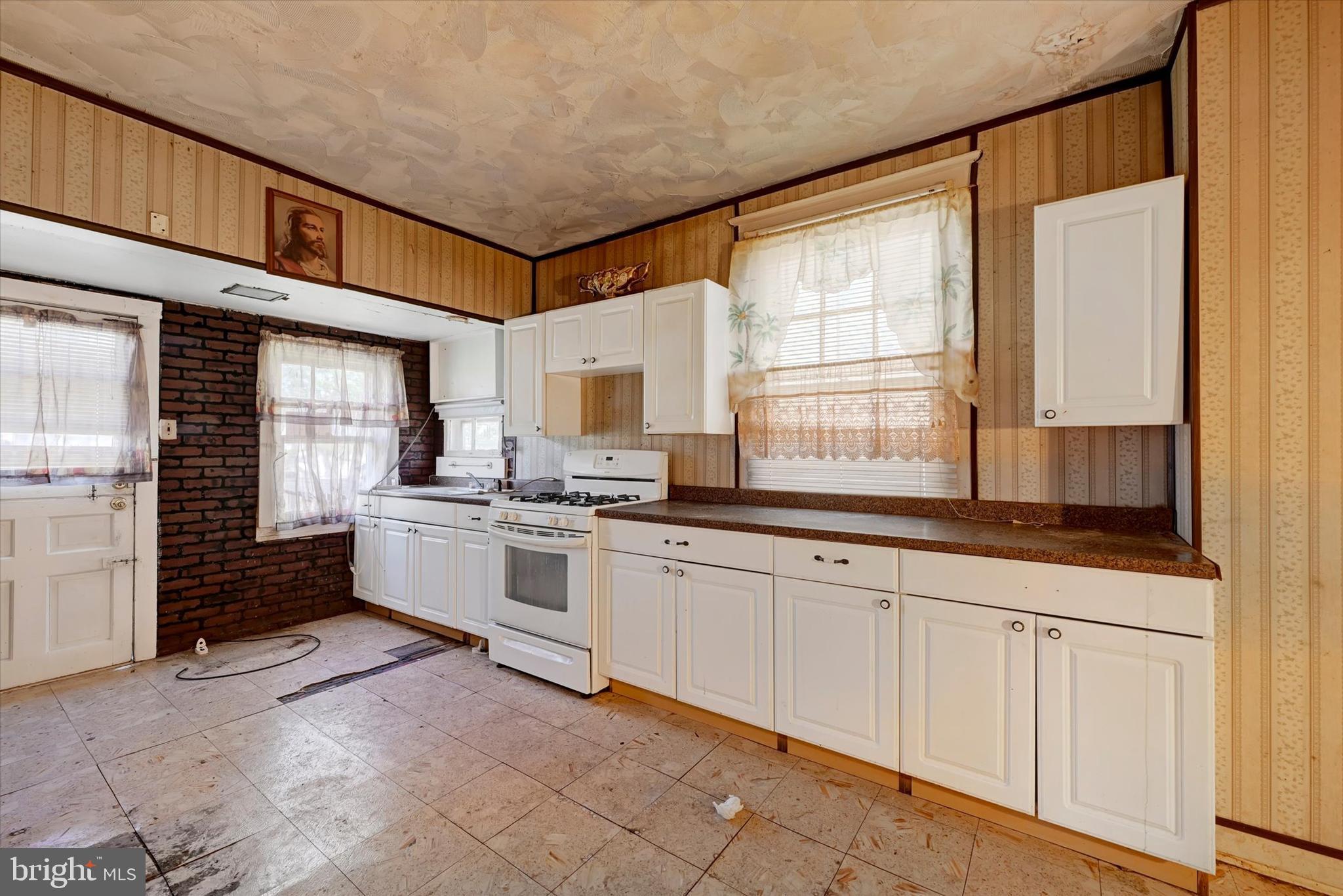 3626 Landbeck Road Baltimore, MD 21207 - Photo 8 of 18 Gallery Image 8