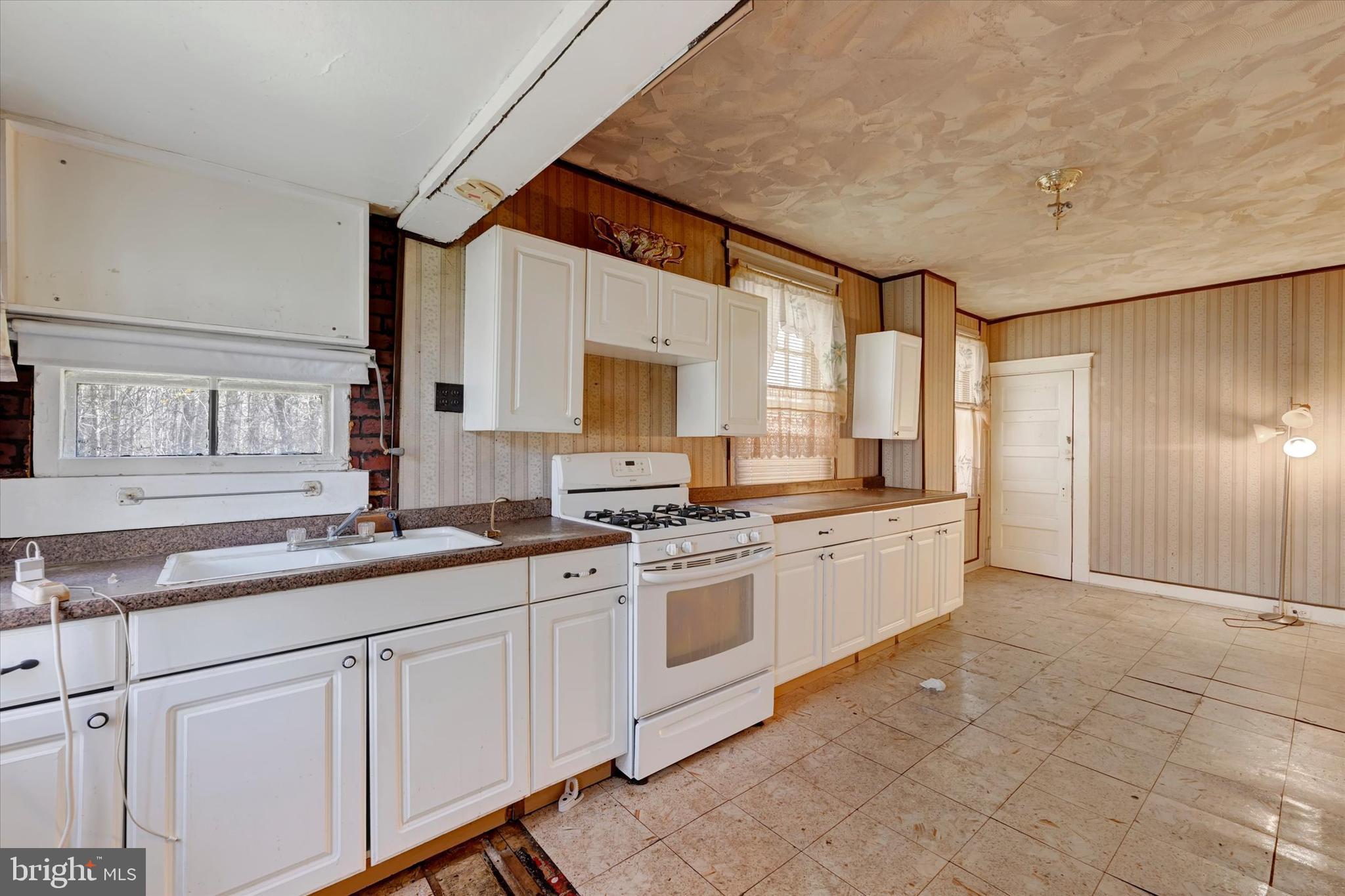 3626 Landbeck Road Baltimore, MD 21207 - Photo 10 of 18 Gallery Image 10