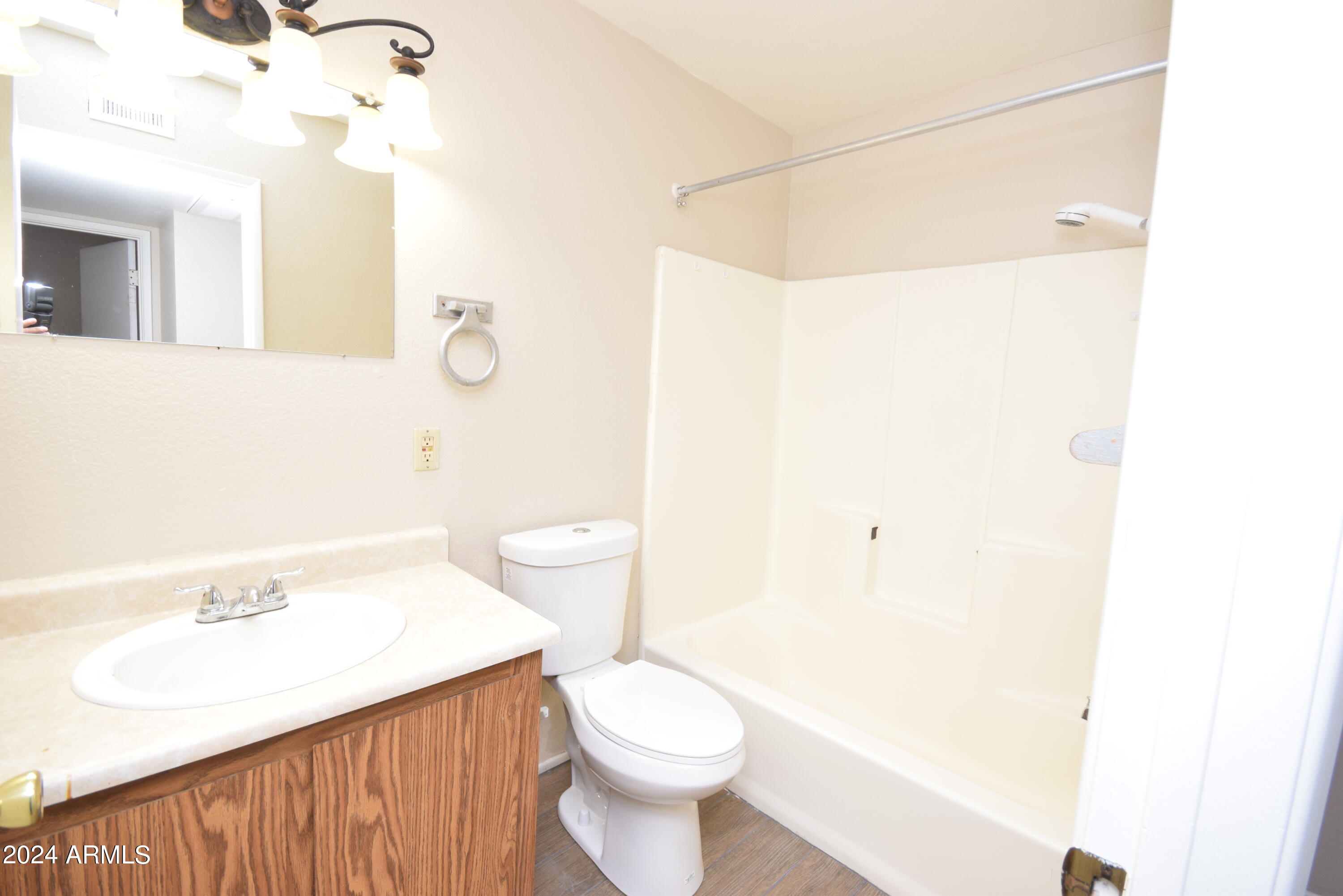 1426 East Mountain View Road Phoenix, AZ 85020 - Photo 8 of 15 DSC_0031
