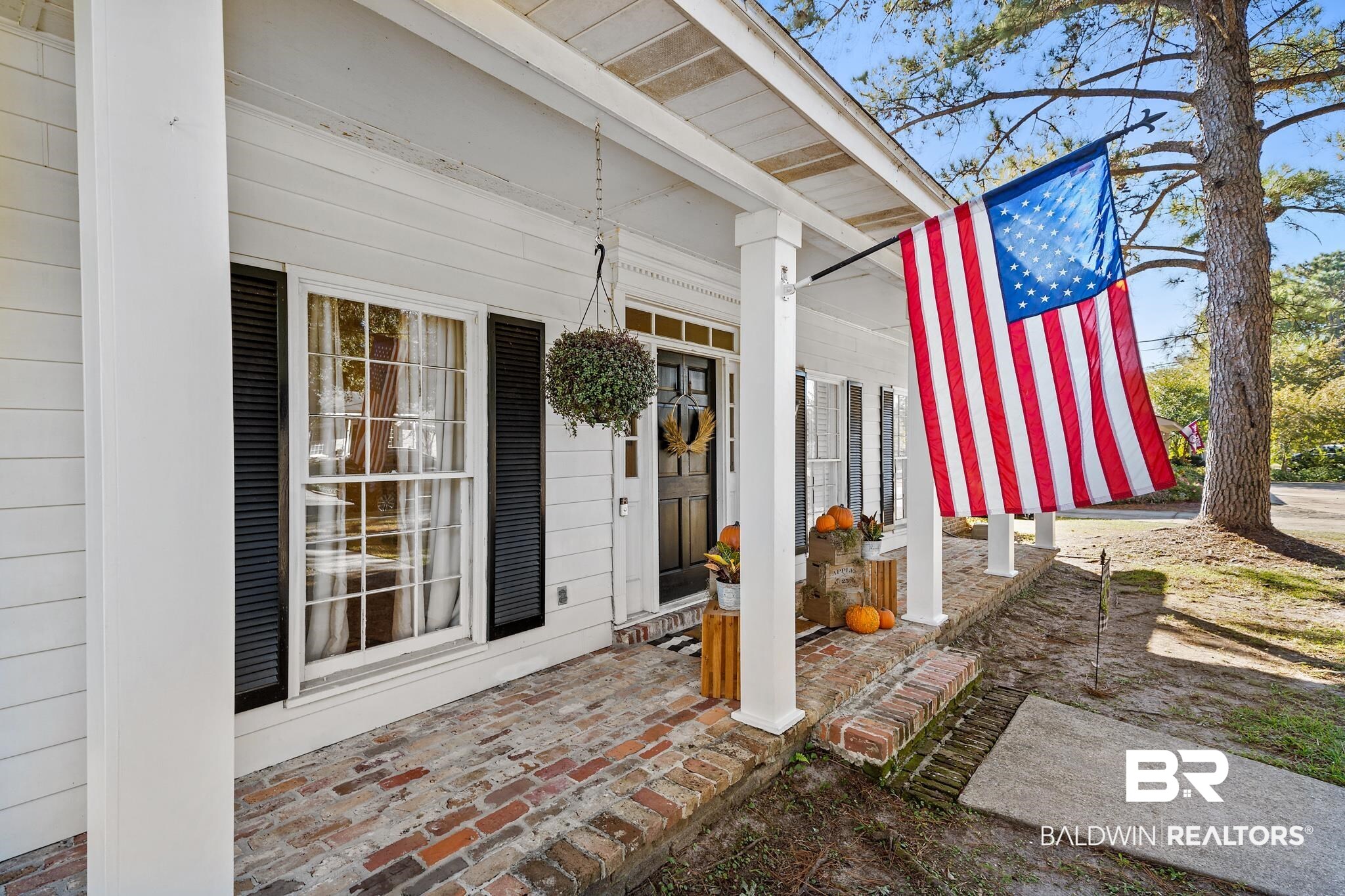 105 Claridge Road South Mobile, AL 36608 - Photo 3 of 37