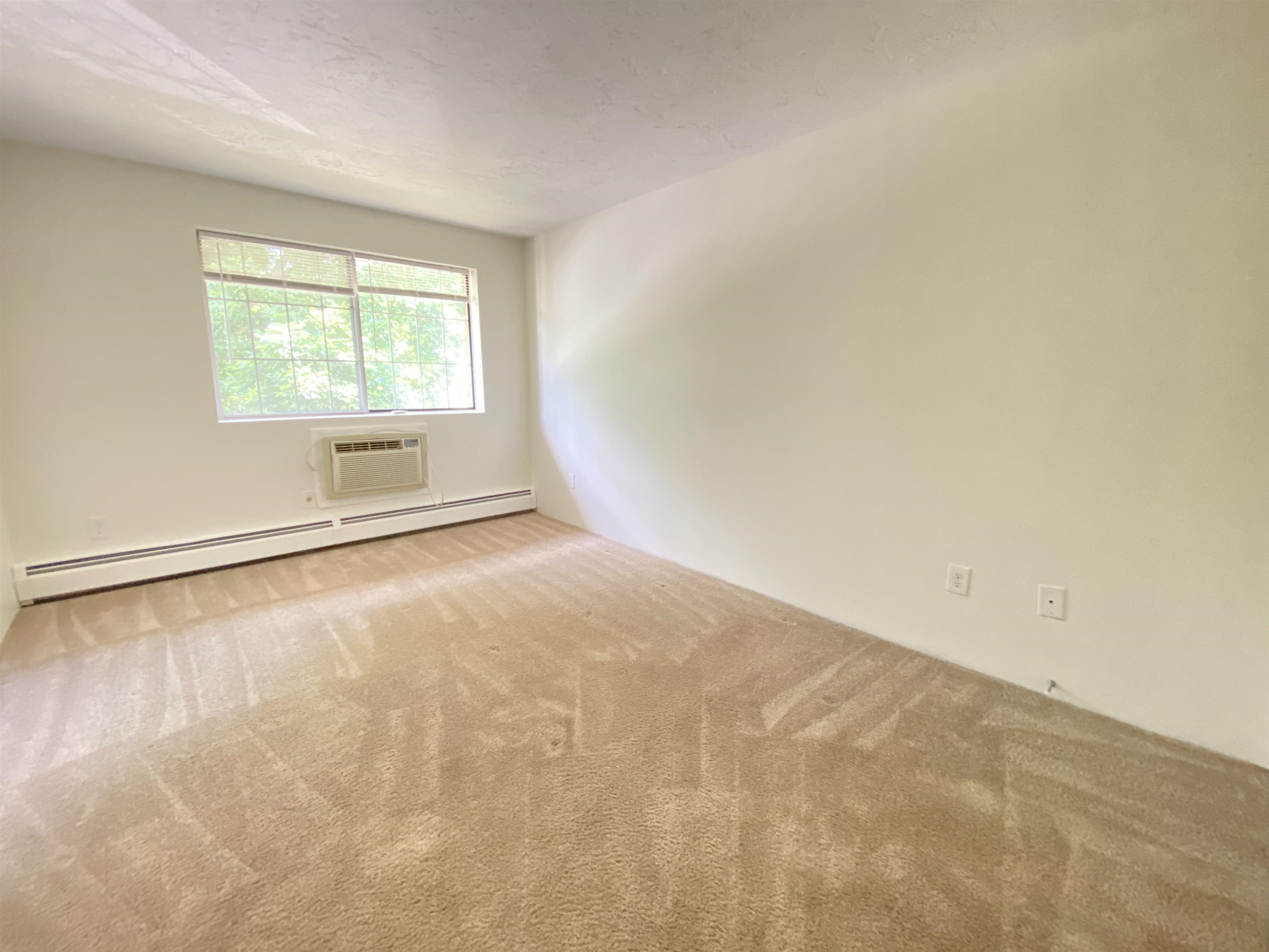 385 Huse Road, Unit 37 Manchester, NH 03103 - Photo 22 of 47 Gallery Image 22