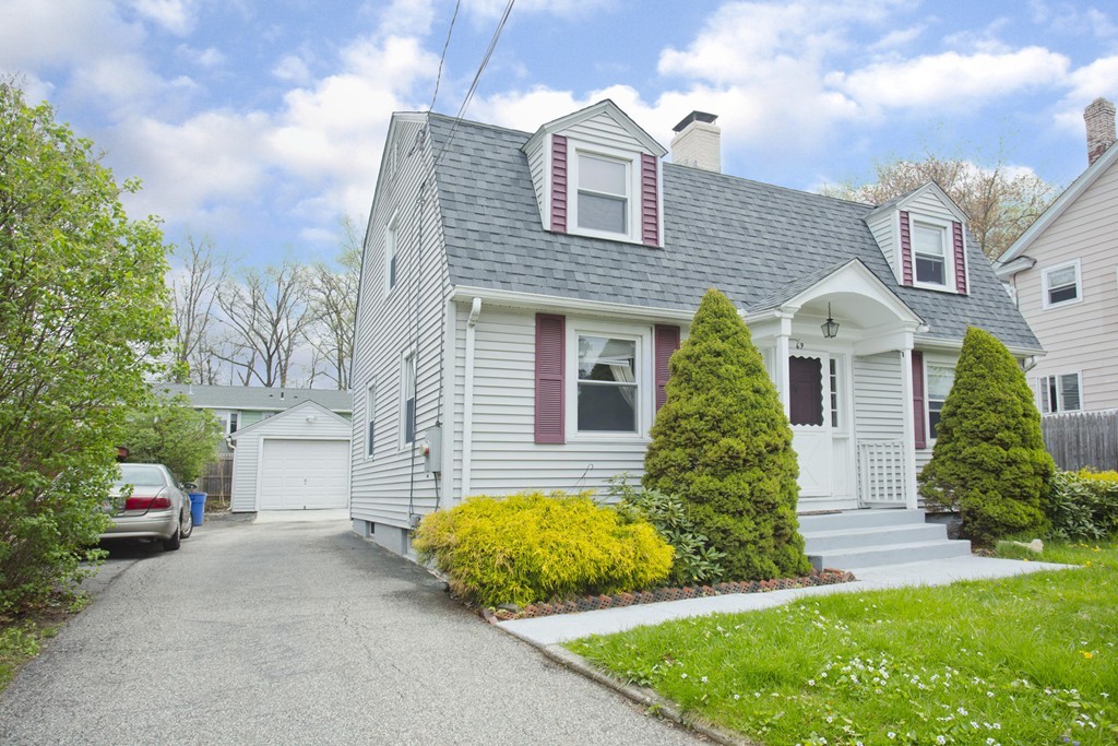 69 Abbott Street Springfield, MA 01118 - Photo 2 of 30 Gallery Image 2