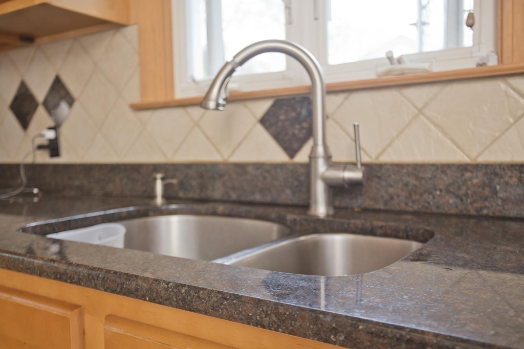 69 Abbott Street Springfield, MA 01118 - Photo 6 of 30 Gallery Image 6