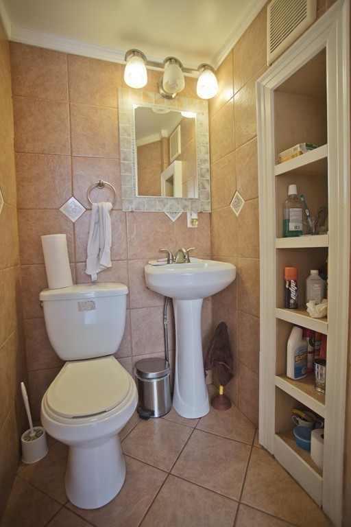 69 Abbott Street Springfield, MA 01118 - Photo 10 of 30 Gallery Image 10