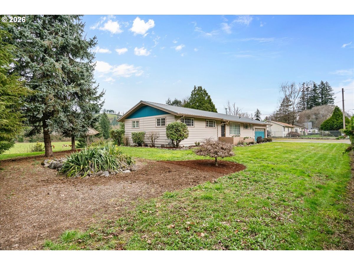 1611 Main Street Lyons, OR 97358 - Photo 5 of 48