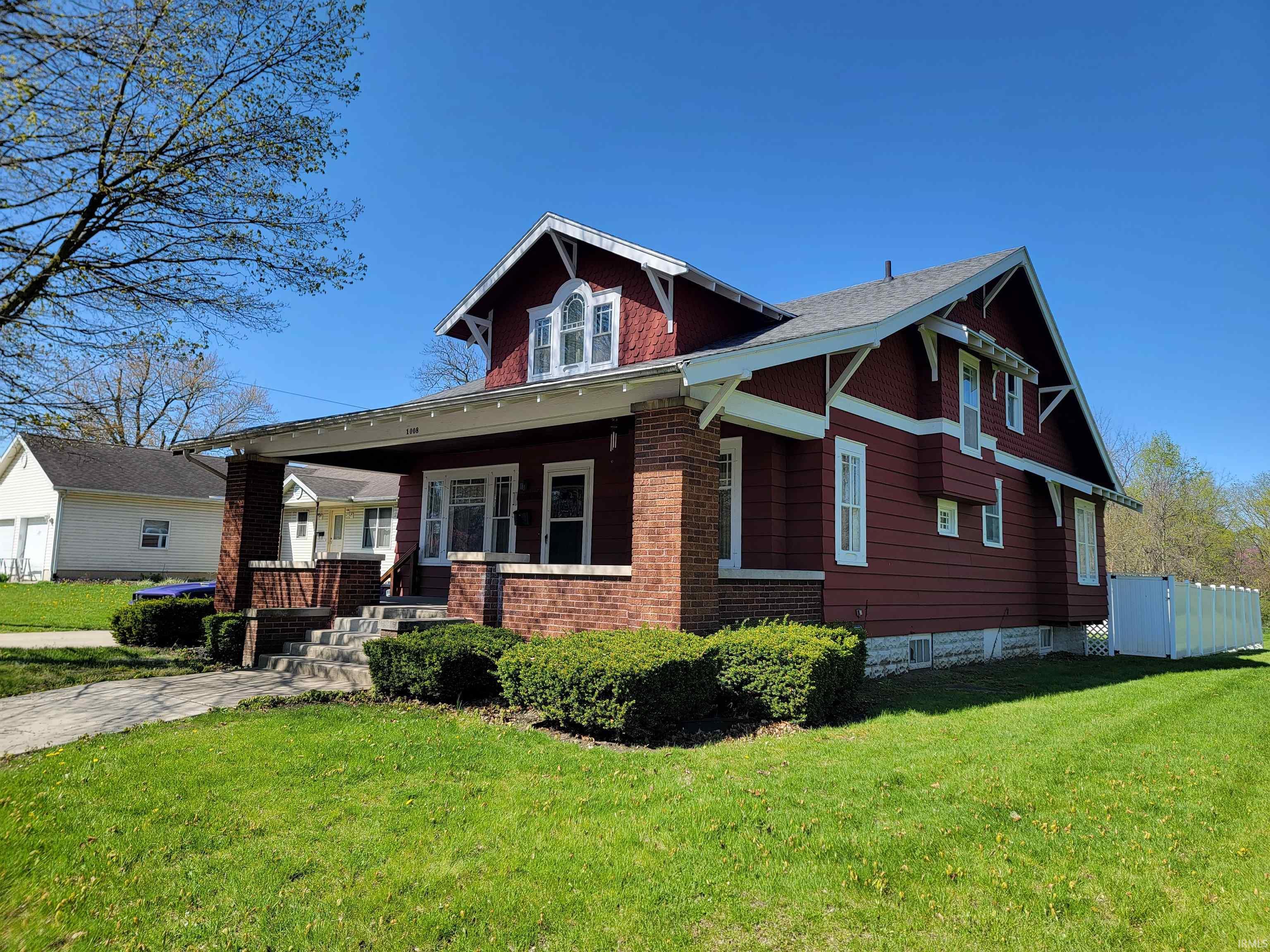 1008 Fulton Avenue Rochester, IN 46975 - Photo 2 of 36