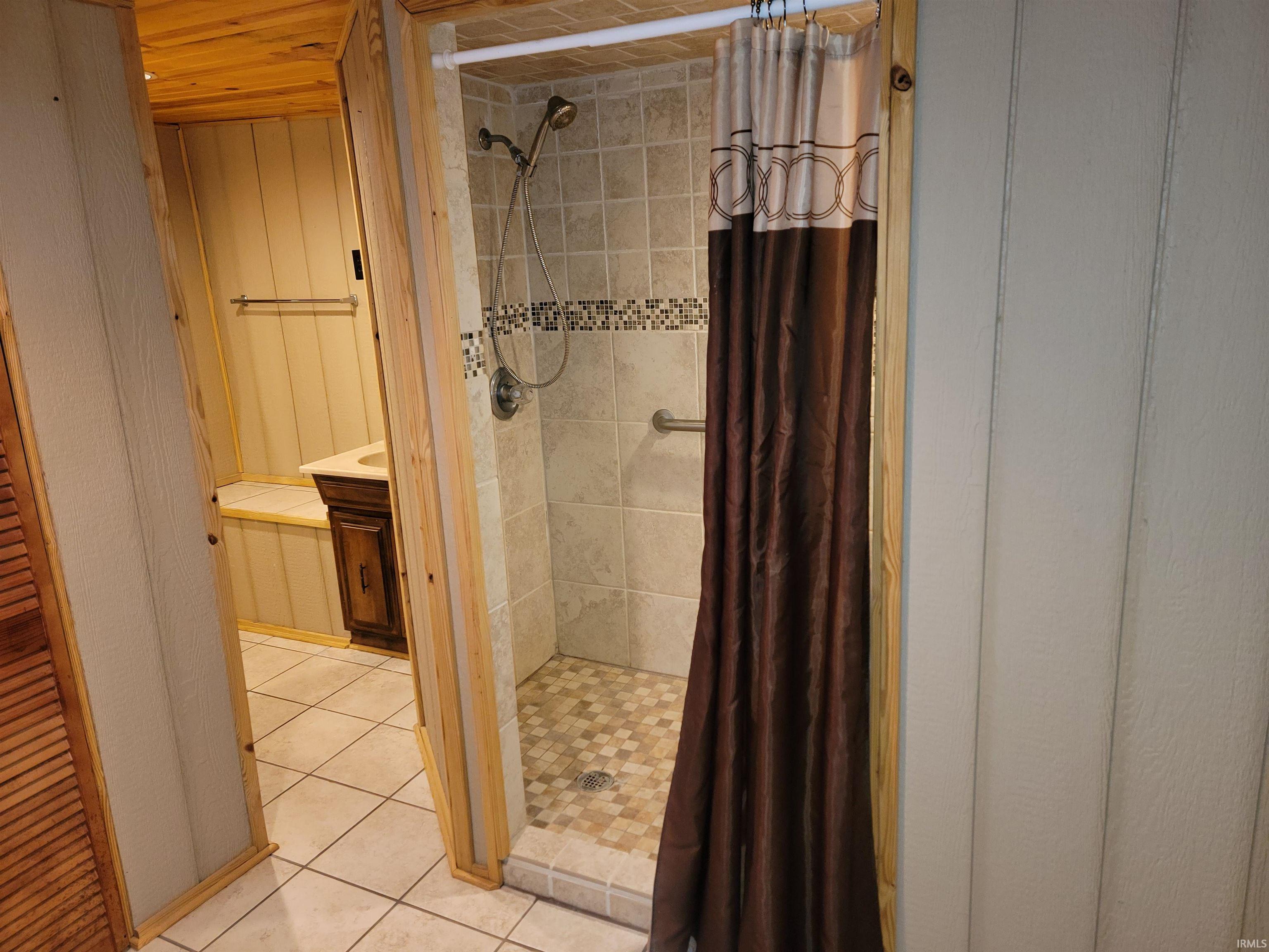 1008 Fulton Avenue Rochester, IN 46975 - Photo 34 of 36