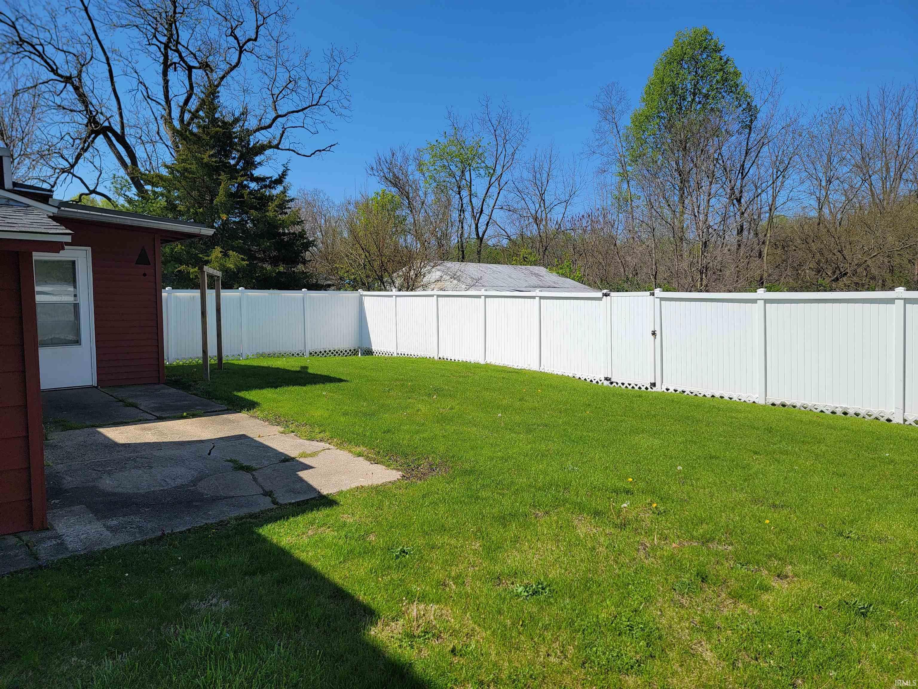 1008 Fulton Avenue Rochester, IN 46975 - Photo 7 of 36