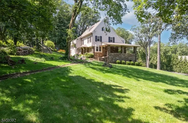 $1,575,000 | 129 Watchung Avenue, Chatham, NJ 07928