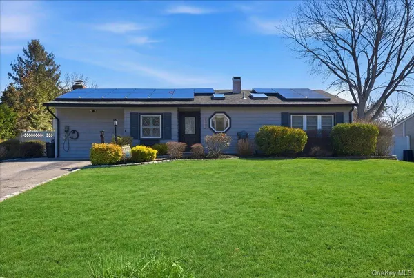 $649,999 | 1085 Sipp Avenue, Medford, NY 11763