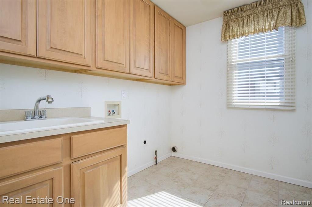 4585 Chatford Court Rochester, MI 48306 - Photo 26 of 32