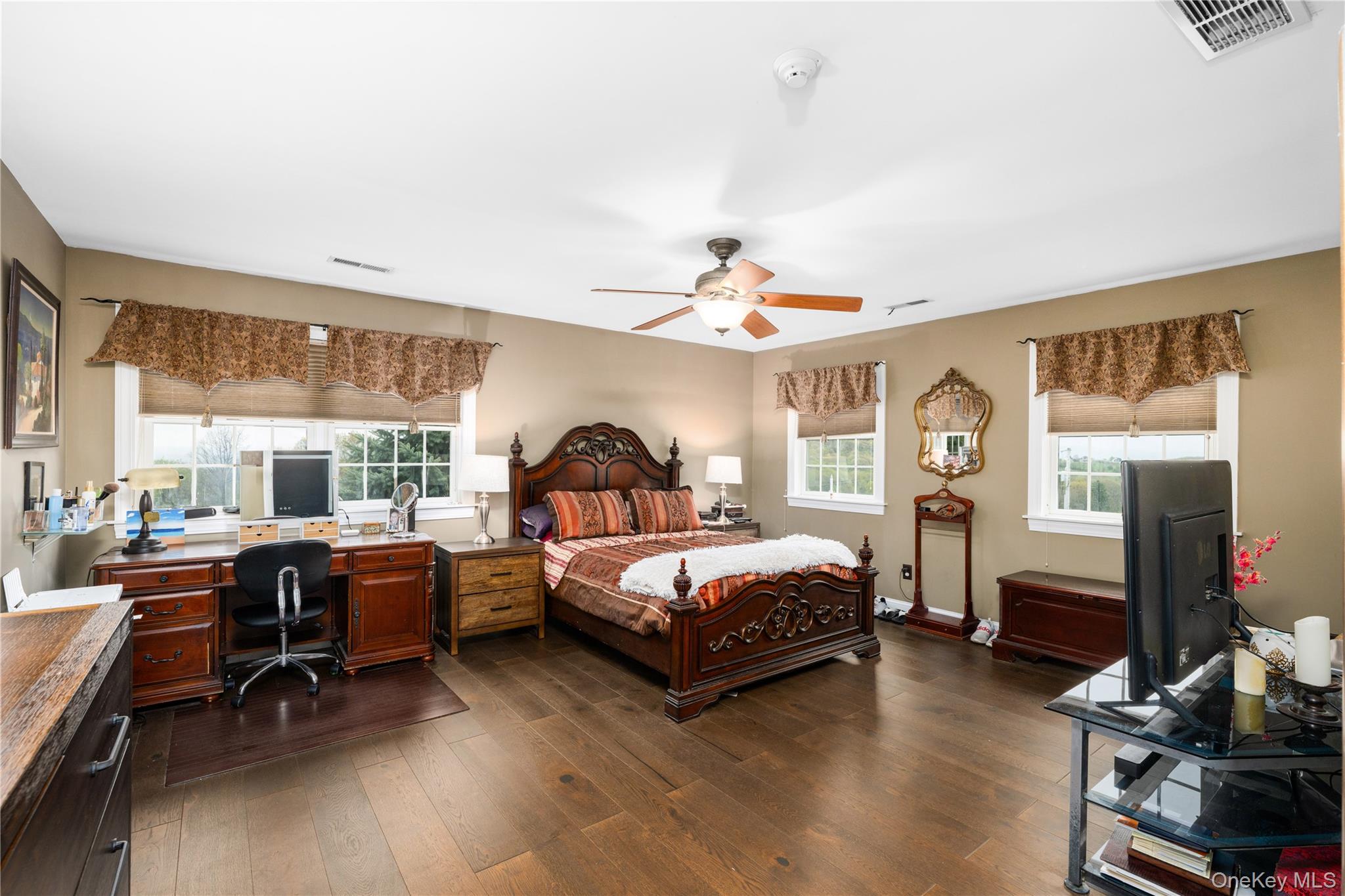 60 Idlewild Road Marlboro, NY 12542 - Photo 18 of 37 Spacious interior room featuring wood-finish flooring and light-toned walls