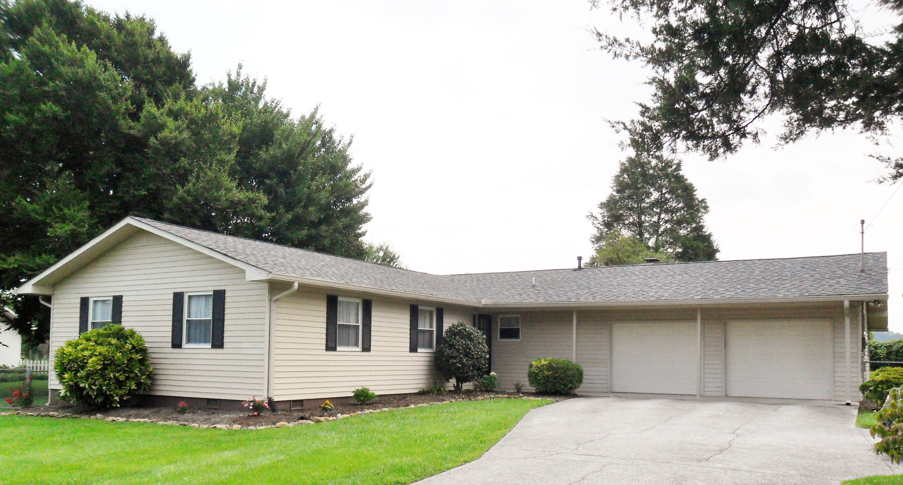 7312 Cornwall Road Knoxville, TN 37931 - Photo 22 of 22 Front