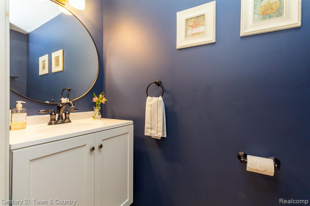 3137 Silverbrook Drive Rochester, MI 48306 - Photo 40 of 55 Gallery Image 40