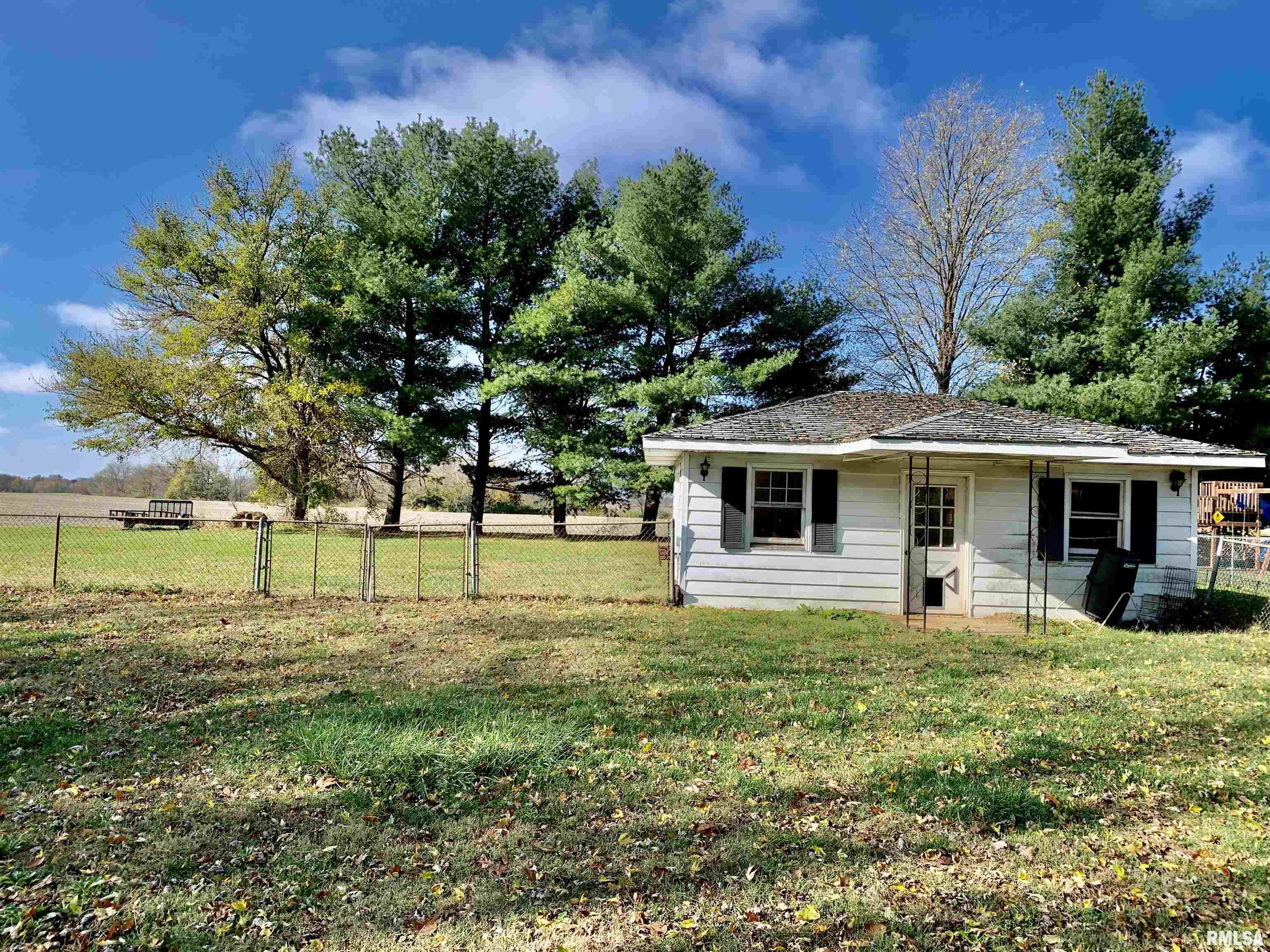 1661 Sandusky Road Jacksonville, IL 62650 - Photo 4 of 63