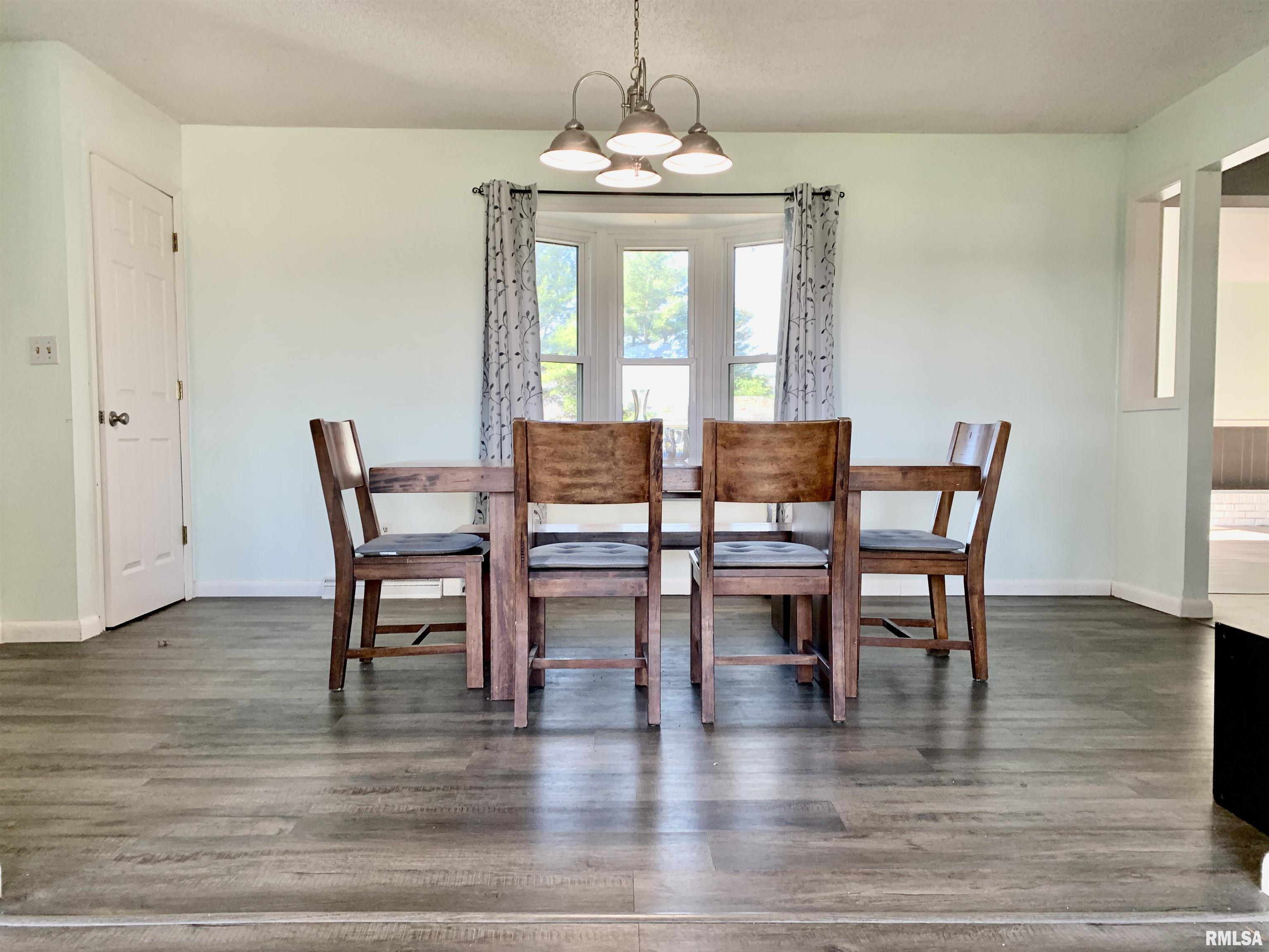 1661 Sandusky Road Jacksonville, IL 62650 - Photo 10 of 63