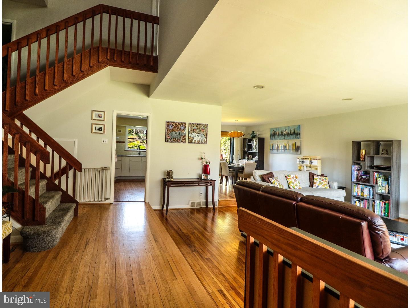 262 Barwynne Road Wynnewood, PA 19096 - Photo 2 of 25 Foyer