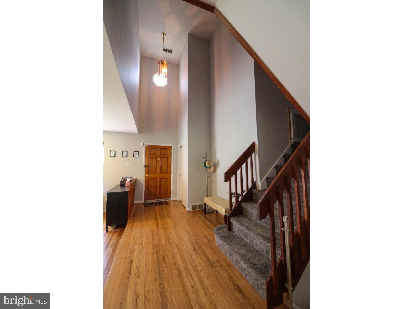 262 Barwynne Road Wynnewood, PA 19096 - Photo 3 of 25 Foyer