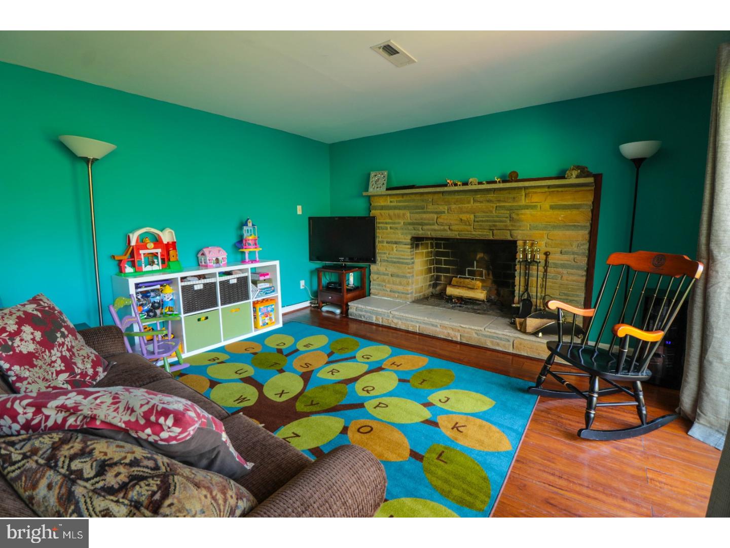 262 Barwynne Road Wynnewood, PA 19096 - Photo 21 of 25 Family Room