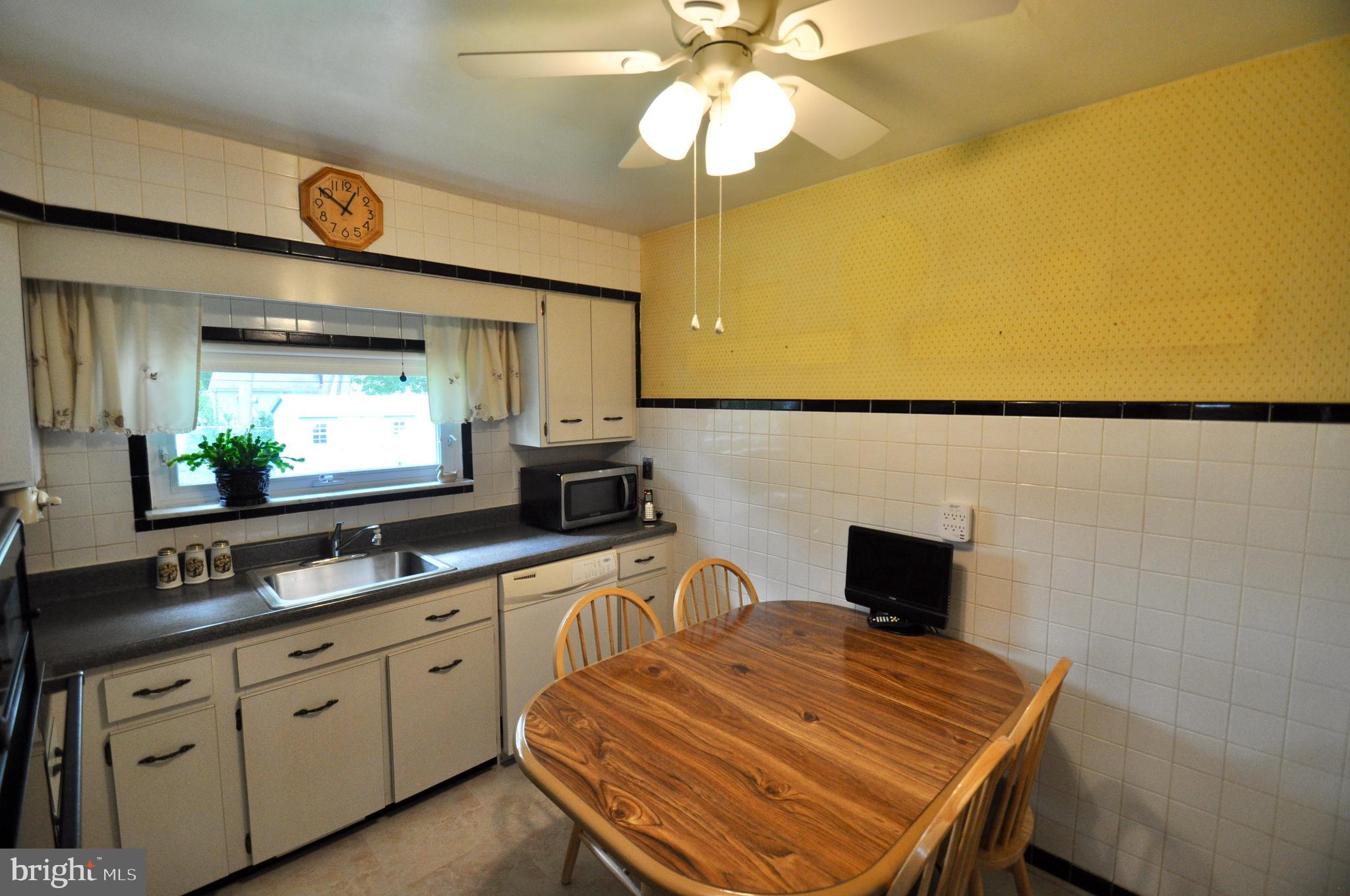 1617 Mt Pleasant Road Havertown, PA 19083 - Photo 11 of 35 Kitchen