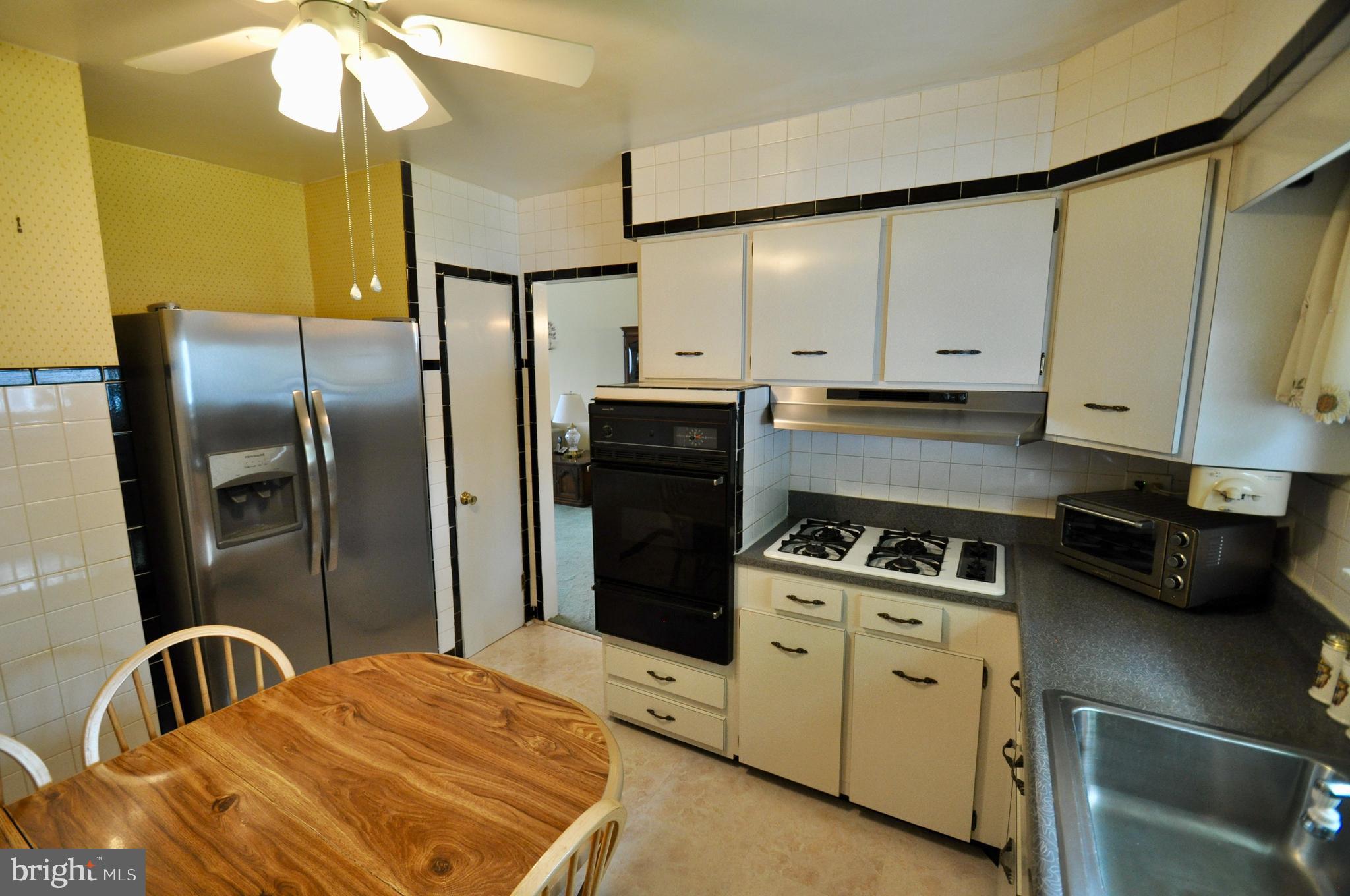 1617 Mt Pleasant Road Havertown, PA 19083 - Photo 13 of 35 Kitchen