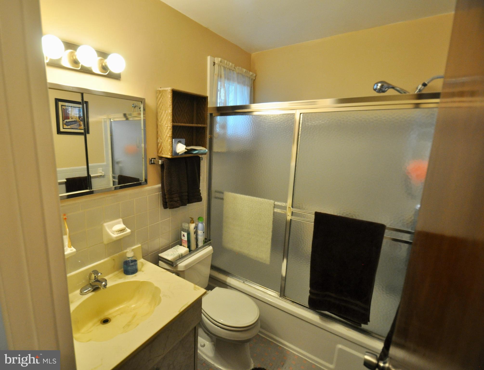 1617 Mt Pleasant Road Havertown, PA 19083 - Photo 25 of 35 Hall Bath