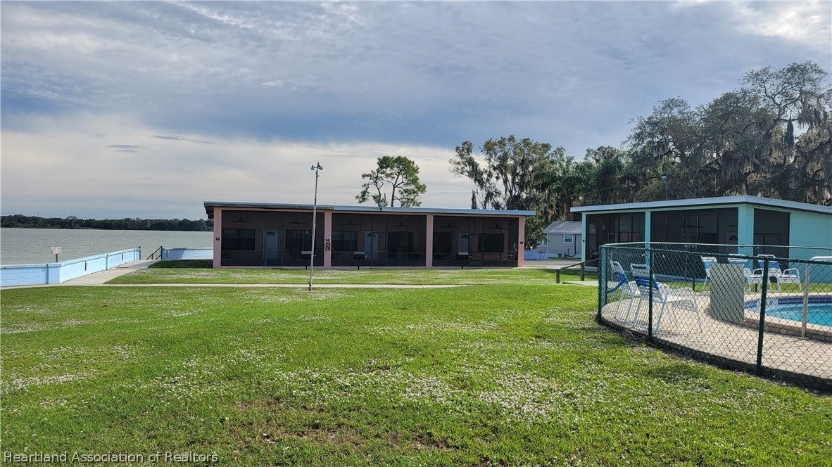 735 South Lakeview Road, Unit 6 Lake Placid, FL 33852 - Photo 9 of 14 Gallery Image 9