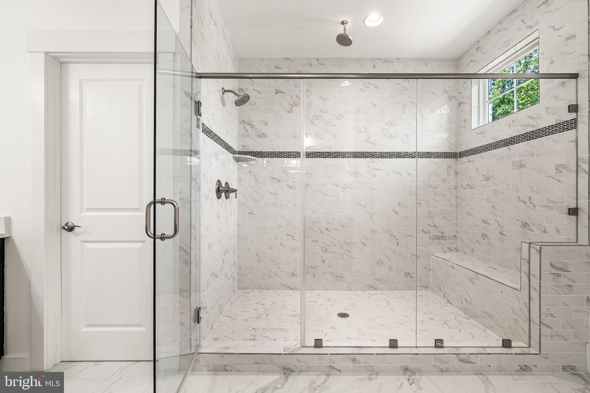 18120 Moss Garden Road Dumfries, VA 22026 - Photo 21 of 54 Oversized Shower