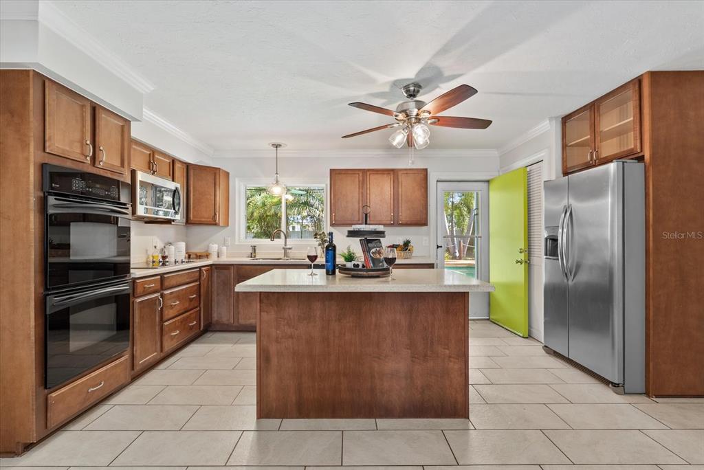 361 Scott Avenue Sarasota, FL 34243 - Photo 14 of 50