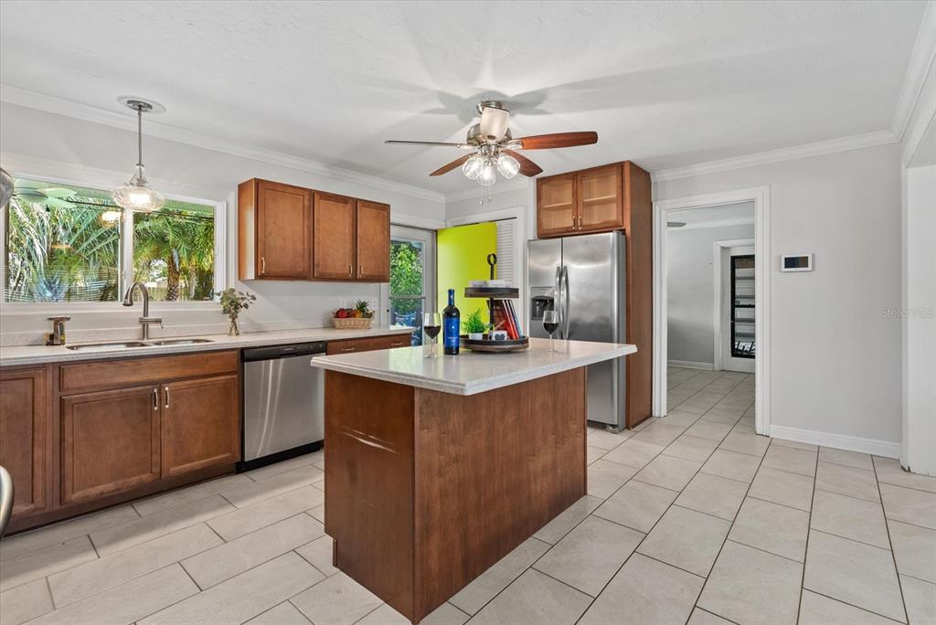 361 Scott Avenue Sarasota, FL 34243 - Photo 15 of 50