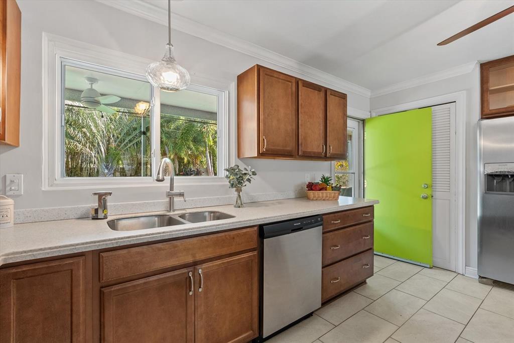 361 Scott Avenue Sarasota, FL 34243 - Photo 18 of 50
