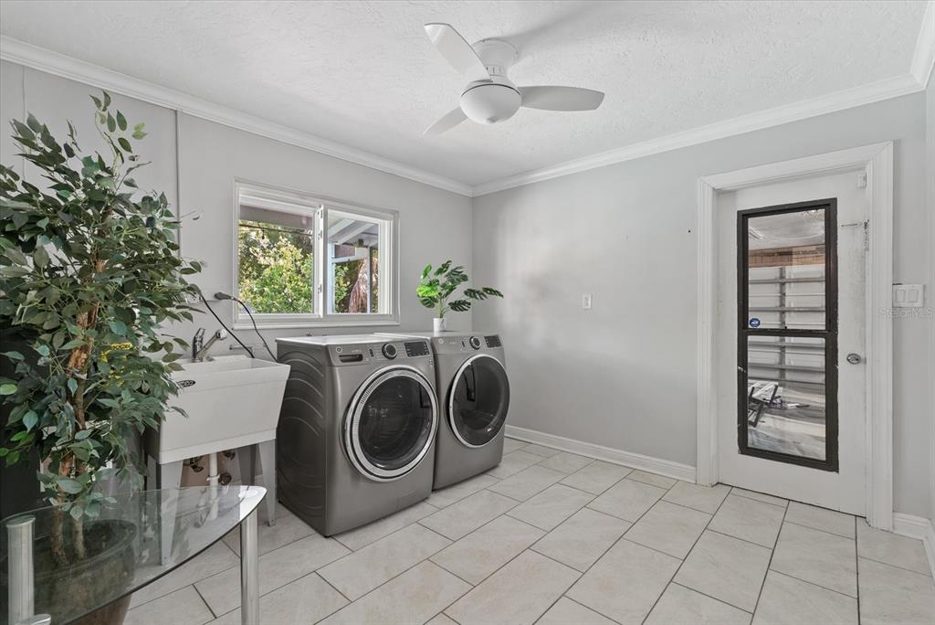 361 Scott Avenue Sarasota, FL 34243 - Photo 21 of 50