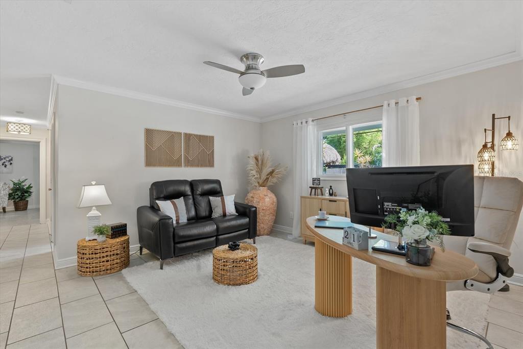 361 Scott Avenue Sarasota, FL 34243 - Photo 8 of 50