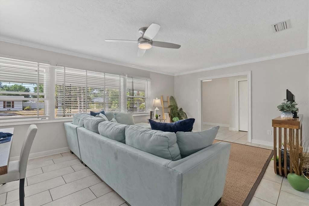 361 Scott Avenue Sarasota, FL 34243 - Photo 10 of 50
