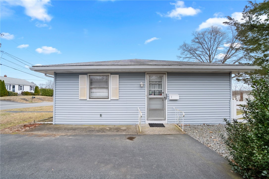 47 Mayfair Road Cumberland, RI 02864 - Photo 26 of 29