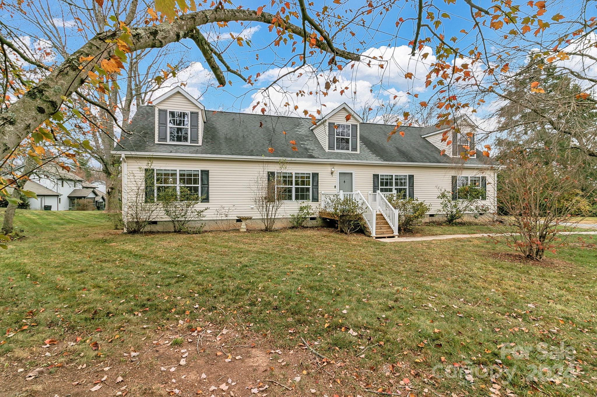 88 Salem Road Weaverville, NC 28787 - Photo 4 of 48 Gallery Image 4