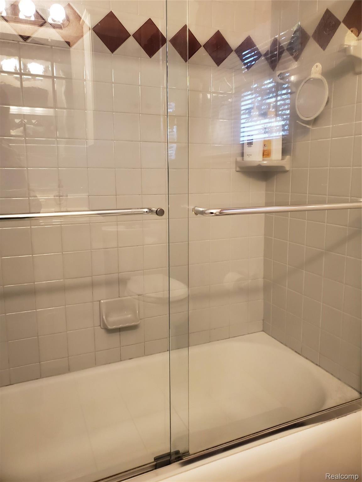 12523 Clinton River Road Sterling Heights, MI 48313 - Photo 18 of 31 20191027_140624.jpg