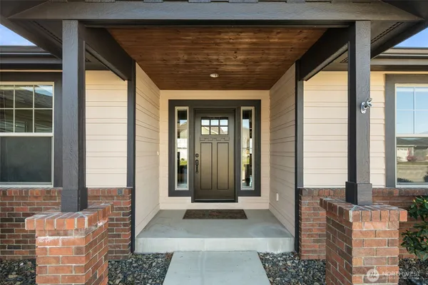 $750,000 | 229 Sun Valley Drive, Wenatchee, WA 98801
