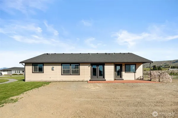 $750,000 | 229 Sun Valley Drive, Wenatchee, WA 98801