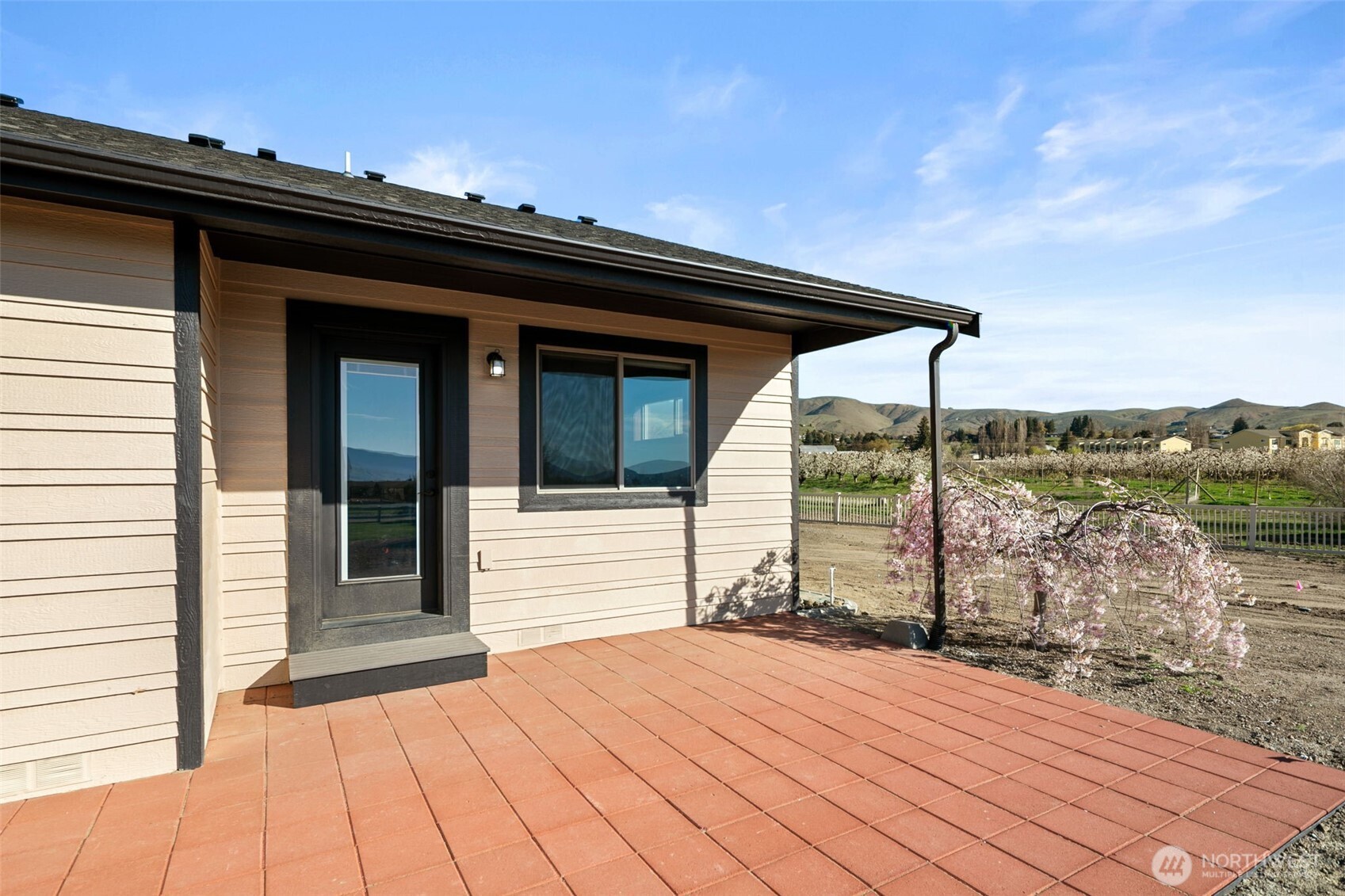 229 Sun Valley Drive Wenatchee, WA 98801 - Photo 38 of 40 a terrace view