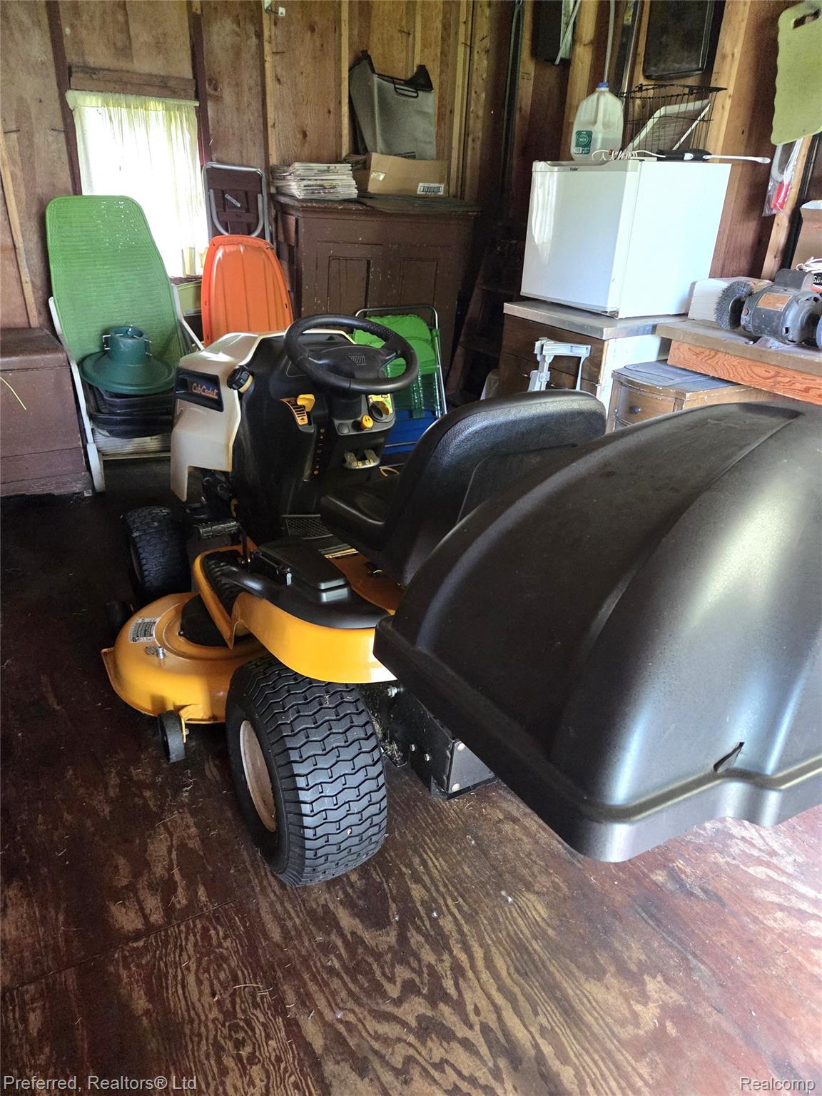 3792 Wheeler Road Bay City, MI 48706 - Photo 34 of 35 Lawnmower.jpg